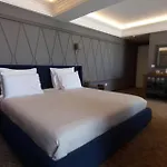 Hotel Porta Kavalja *
