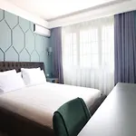 Hotel Porta Kavalja *