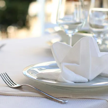 Porta Kavalja Hotel Golem (Tirana)