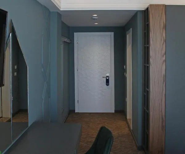 Porta Kavalja Hotel Golem (Tirana)